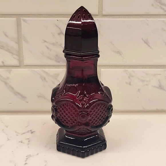 Vintage Avon Cape Cod Collection Cologne/Salt Shakers Set Of Two - Picture 2 of 8